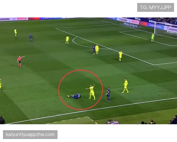 先踢到球后动作是否算犯规？规则细节全解读