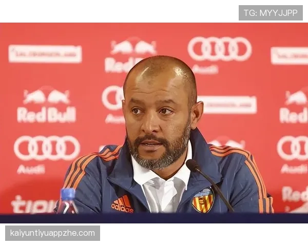 瓦伦西亚财政危机长期影响逐步显现，对球队赛季表现形成制约