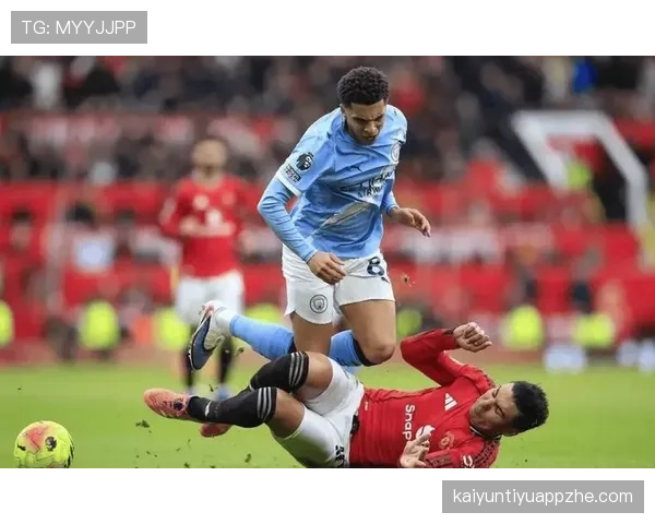 曼联关键比赛抗压能力问题显现，对球队赛季走势形成制约。